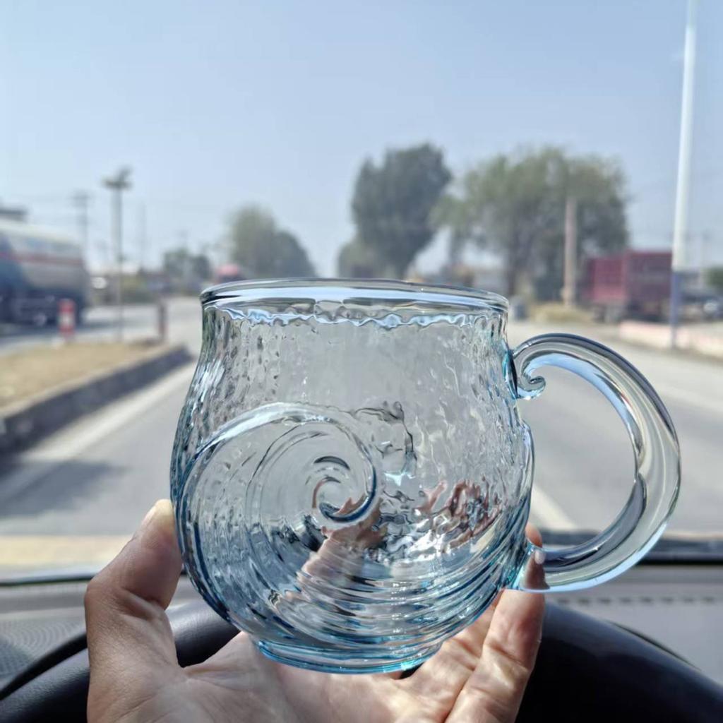 Kubek Szklany Wave 350ml Ręcznie Robiony Kubek w Stylu Oceanu z Unikalną Falistą Teksturą do Kawy Herbaty i Soku Napoje Gorące Zimne