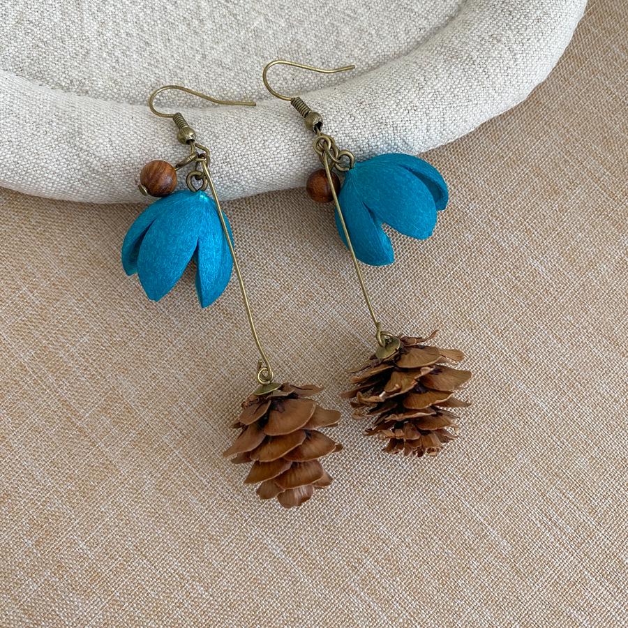 Bohemian Resort Style Hazelnut Flower Earrings: Luxurious & Fashionable Ear Hooks with Unique Design.