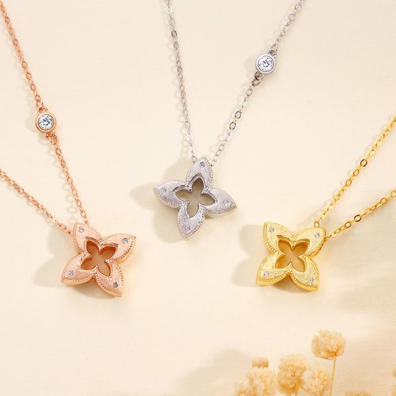 Brushed Four-leaf Clover Necklace Female French Retro Ins Style High-end Medieval Pendant