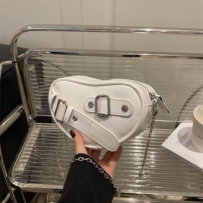 Korean Version of Fashionable Simple Underarm Bag 2025 Summer New Niche Design Heart-shaped Chain Bag Temperament Commuter Bag Tide