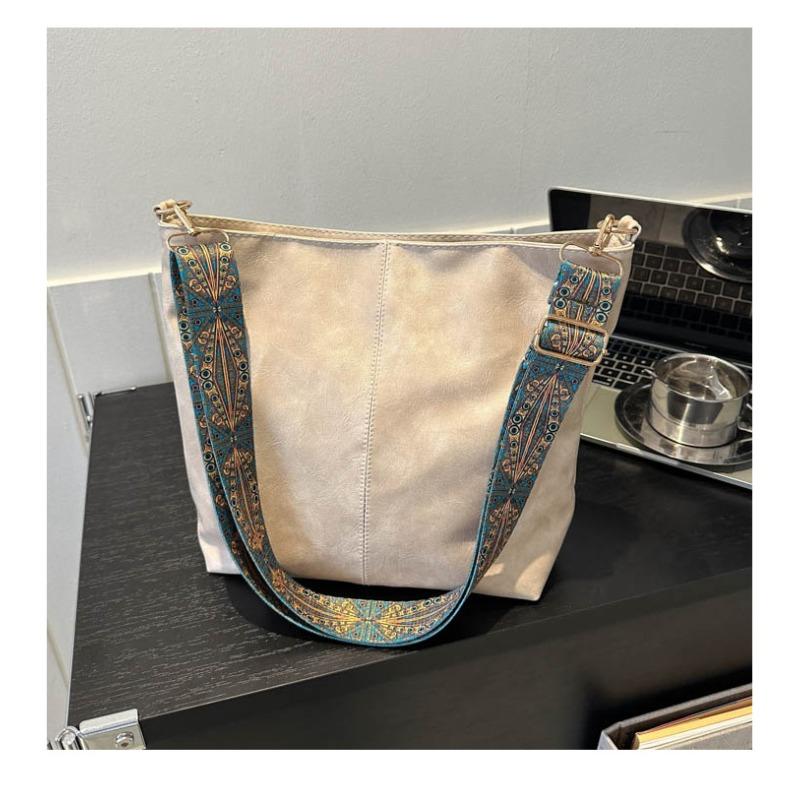 

Xia s new fashionable portable shoulder crossbody large-capacity bucket bag women s bag supports a large number of mixed batches хаки