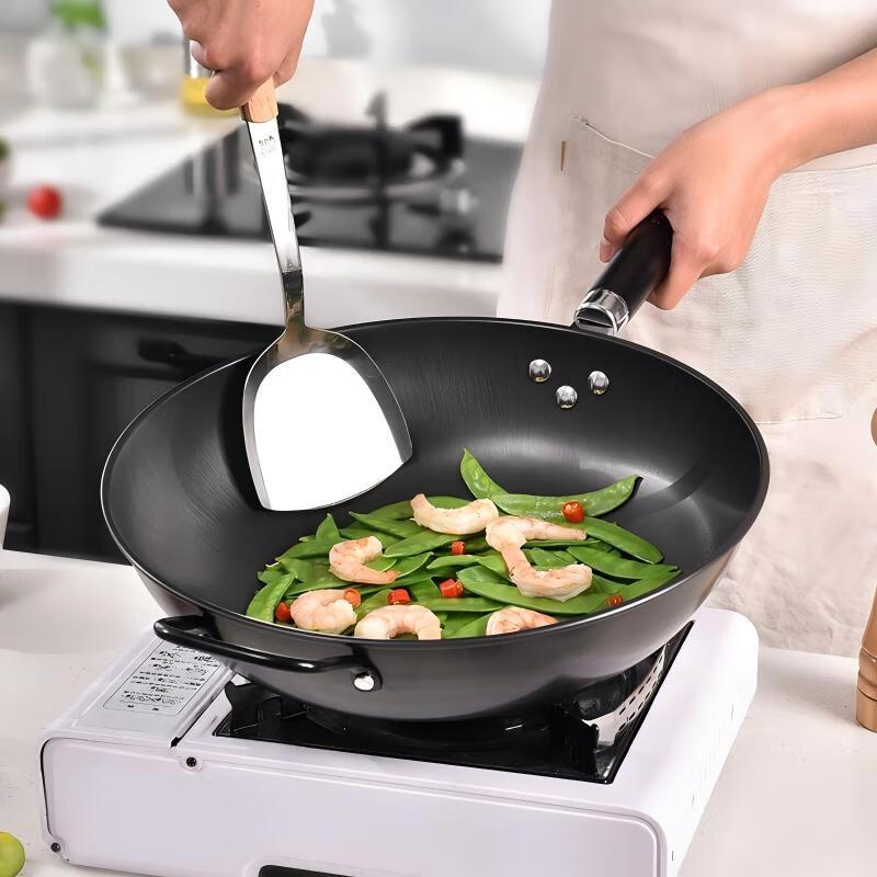 Sacon 34cm Non-Rust Cast Iron Wok