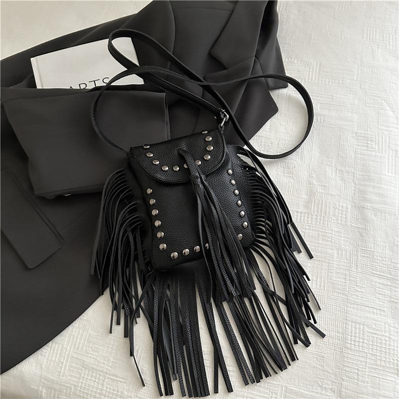 New Tassel Bag Retro Personalized Rivet Shoulder Messenger Bag Versatile Small Bag Women's Shoulder Bag