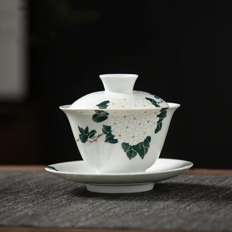 

160ml Chinese Ceramic Cover Bowl Tea Cup Handmade Flower shaped Tea Bowl Household Ceramic Tea Set Accessories 11.8x9cm 160ml