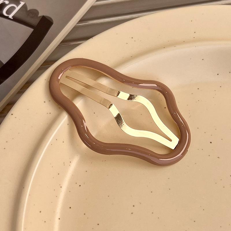 Fashion New Clouds Shaped Hollow Hair Clips Bangs Clip for Woman Girls Sweet HairPins Solid Geometry Barrettes Headdress