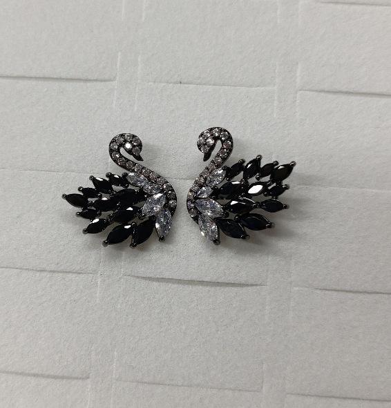 Hot-selling wish platinum purple diamond zircon swan silver needle earrings, slightly inlaid high-end versatile