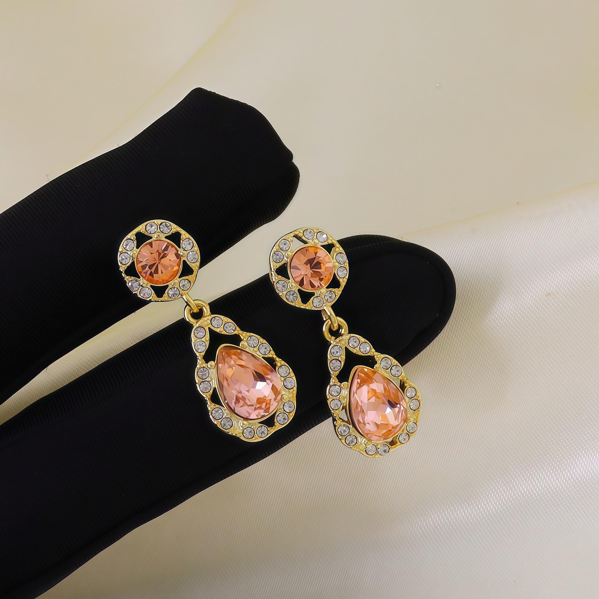 Gilded Copper Zircon Rhinestone Stud Earrings - Fashionable & Simple Socialite Style