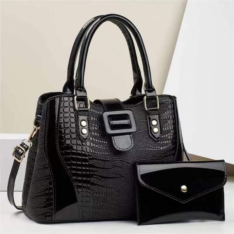 

Chic Large Capacity Urban Minimalist Women s Crocodile Pattern Bucket Handbag 17x11 чорний