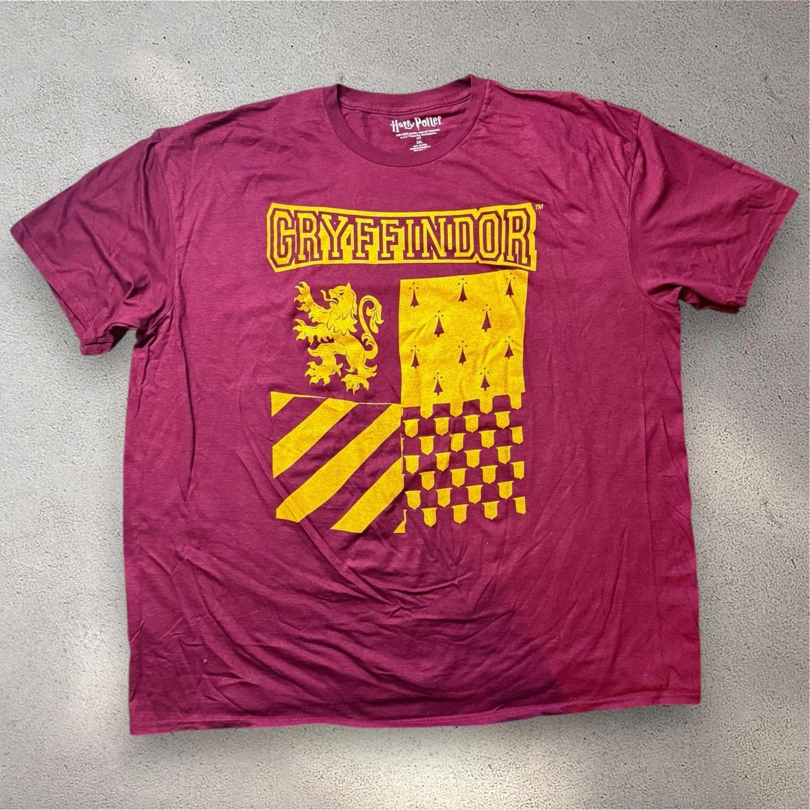 Harry Potter Gryffindor Crest Graphic T- Shirt Mens 2XL Maroon New S