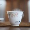 Tazza da tè in ceramica fatta a mano cinese Tazza da tè con motivo floreale dipinto a mano Tazza da tè in porcellana bianca Tazza da maestro Set da tè per la casa