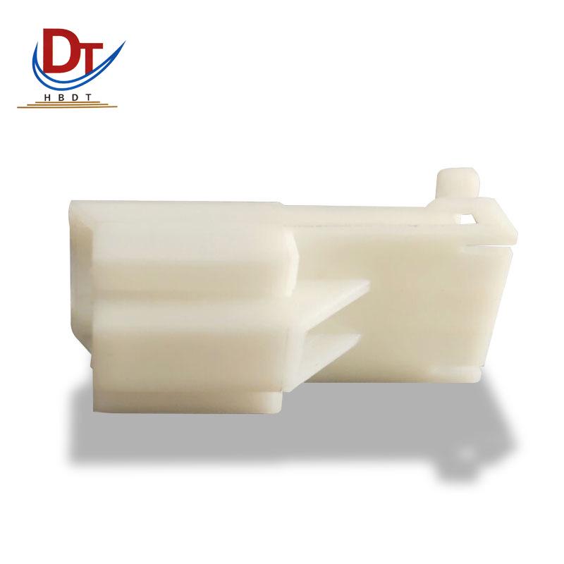 Automotive Wiring Harness Connector, 3-Pin Plug Housing, White Plastic Shell
