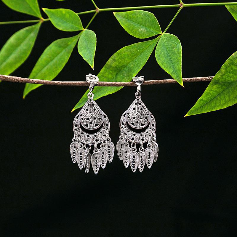 European and American cross-border ethnic style geometric fringed ear clips, Miao Yin retro and elegant minority earrings without piercings, women