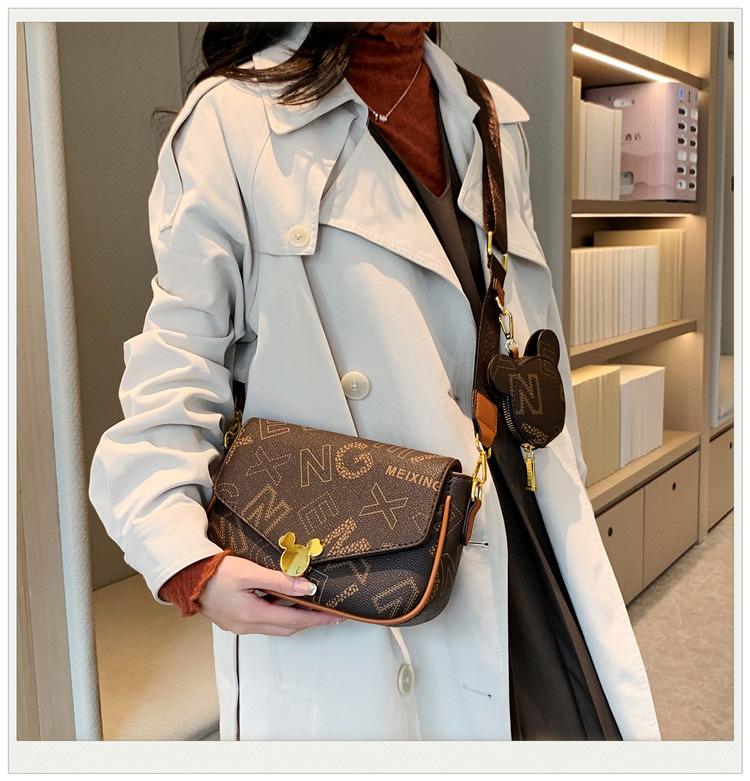 Fashion small square bag, Internet celebrity letter change bag tide.