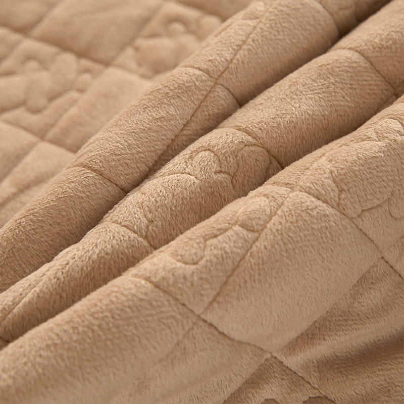 High Quality Thicken Velvet Quilted Bed Skirt King Queen Size Short Plush Bedspread Soft Warm Bed Sheet Not Including Pillowcase