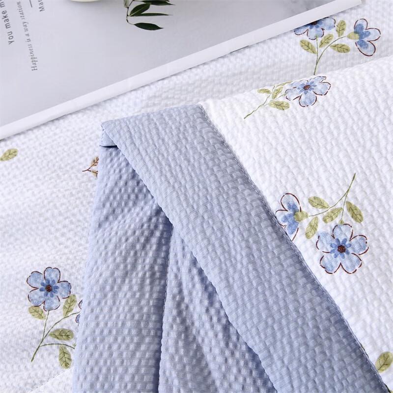 Youmengjiaju All-Season Seersucker Fiber Quilt