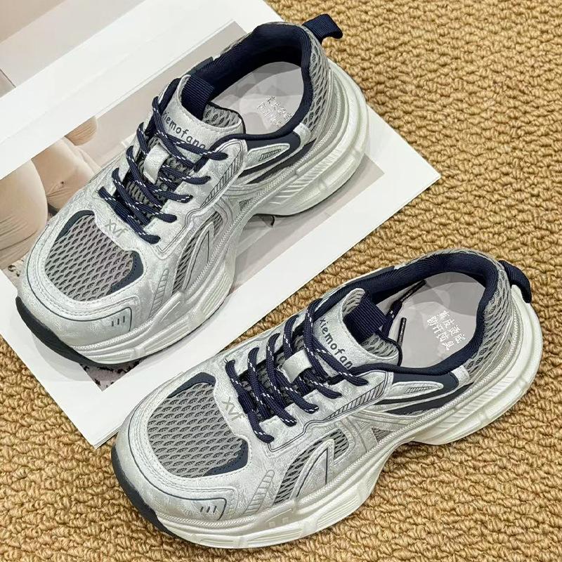 

Папины кроссовки для девочки 2025 Осень Новые на толстой подошве Дышащие сетчатые кроссовки для бега Польский Ретро Тренд Повседневная обувь Женская 39