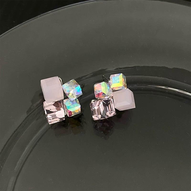 Temperament pink zircon crystal square stud earrings women's silver needles exquisite versatile light luxury high-end earrings earrings