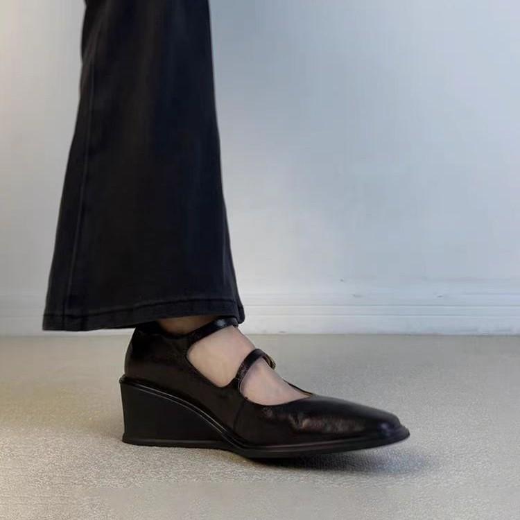 Sheepskin version--new wedge heel cross strap single shoes square head solid color soft sole casual simple and easy to walk single shoes