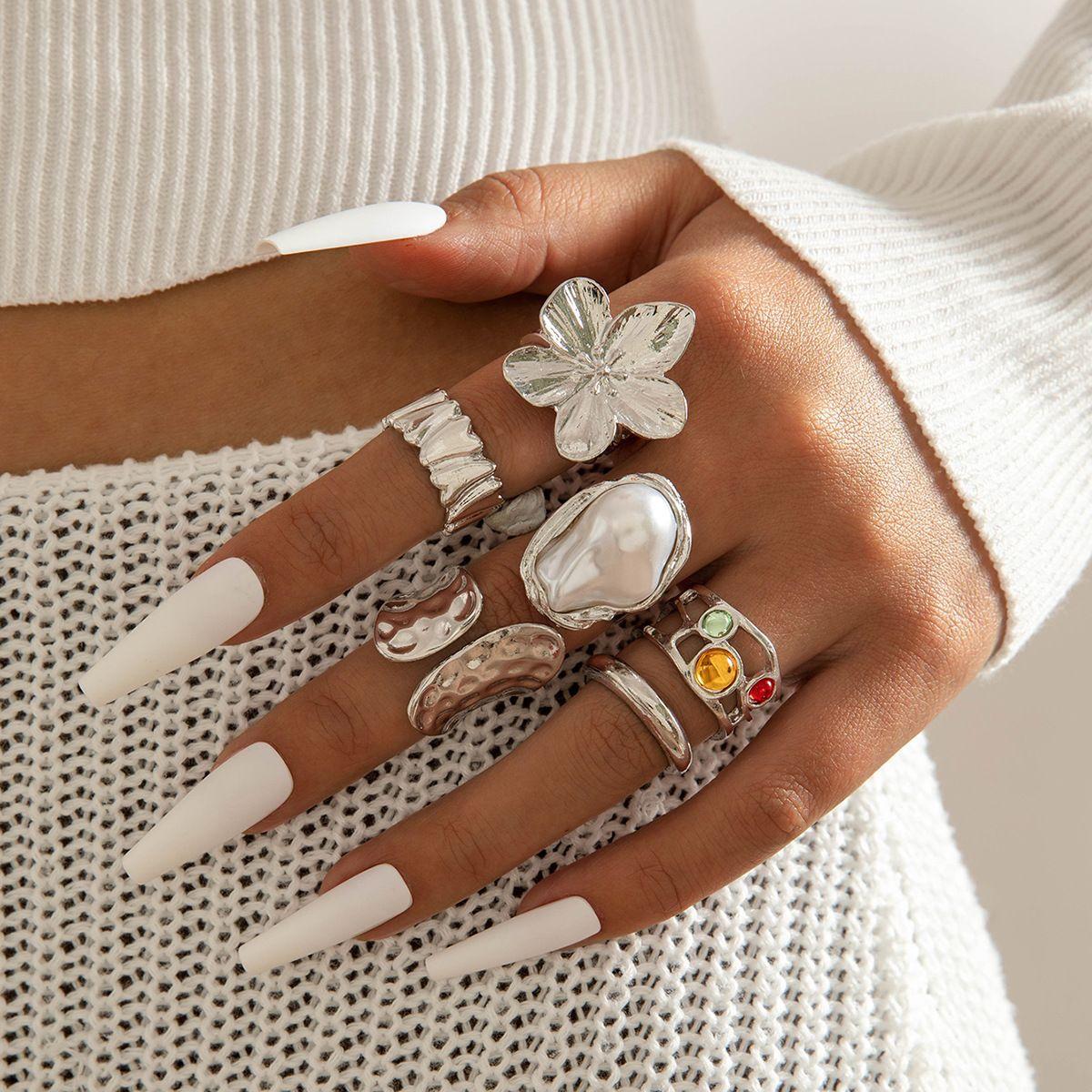 

European and American Baroque Pearl Combination Ring Six-Piece Vintage Metal Lava Flower Ring Set for Women