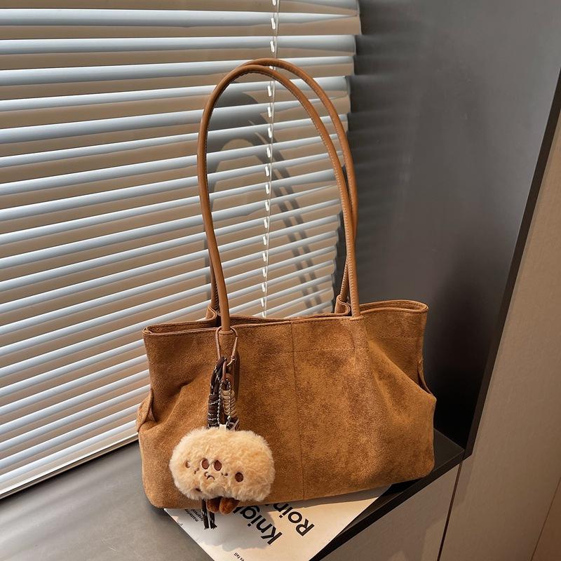 

2025 casual texture retro shoulder bag fashion trend new bag autumn and winter niche women s armpit bag Without pendant коричневый