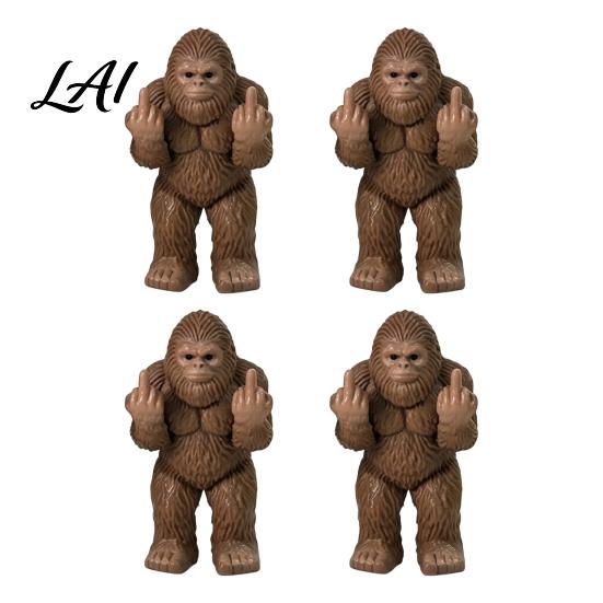 Conversation Starter Desk Decor Mini Monkey Figurine Funny Resin Frog Statue with Middle Finger Gesture Sarcastic Unique Birthday Gift Ideas