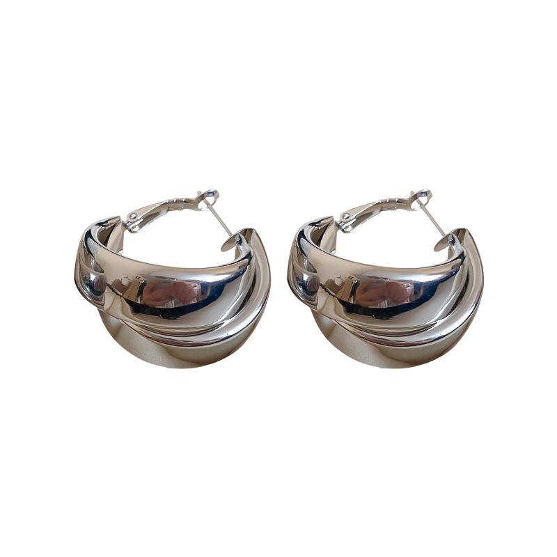 Double-Layer Criss-Cross Metal Hoop Earrings: Fashionable European & American Design with a Simple, Elegant Style.