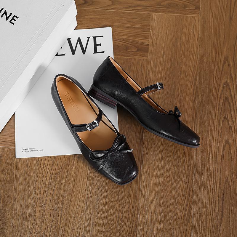 Fashion temperament French retro shallow mouth square root flat-soled single shoes women's spring and autumn new with skirts versatile Mary Jane shoes