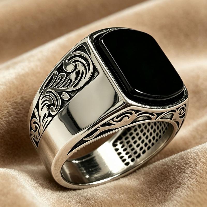 New Men's Domineering Black Gemstone Ring, European and American Engraved Lace Men's Ring Daily Wear