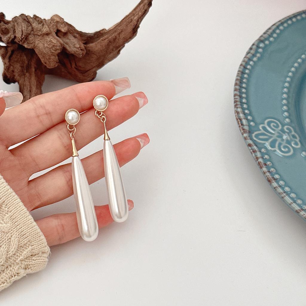 Vintage Retro French Literary Water Drop Baroque Simulation Pearl Earrings Women's Stud Earrings