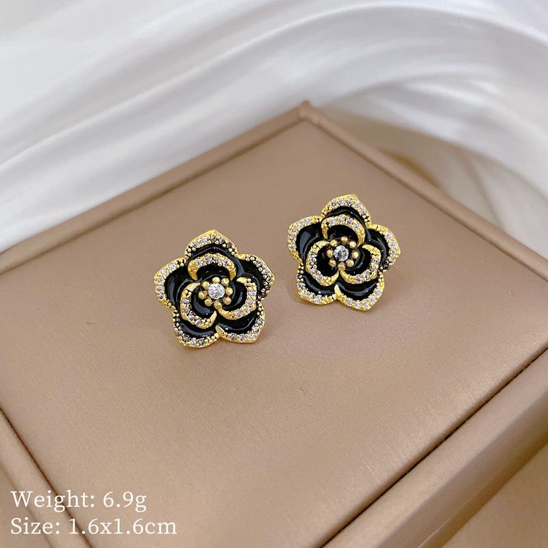 Set Camellia Drop Oil Light Luxury Wedding Necklace Women'S Versatile Clavicle Chain Titanium Steel Chain