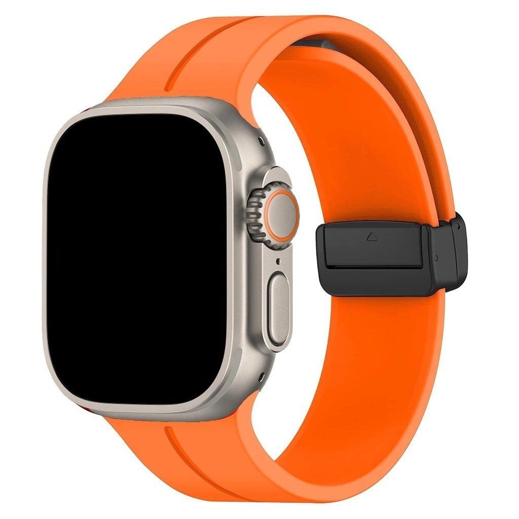 Magnetic Strap For Apple watch ultra band 49mm 45 mm Silicone Bracelet iWatch Series 9 7 8 se 6 5 3 44mm 45mm 40mm 42mm 38mm