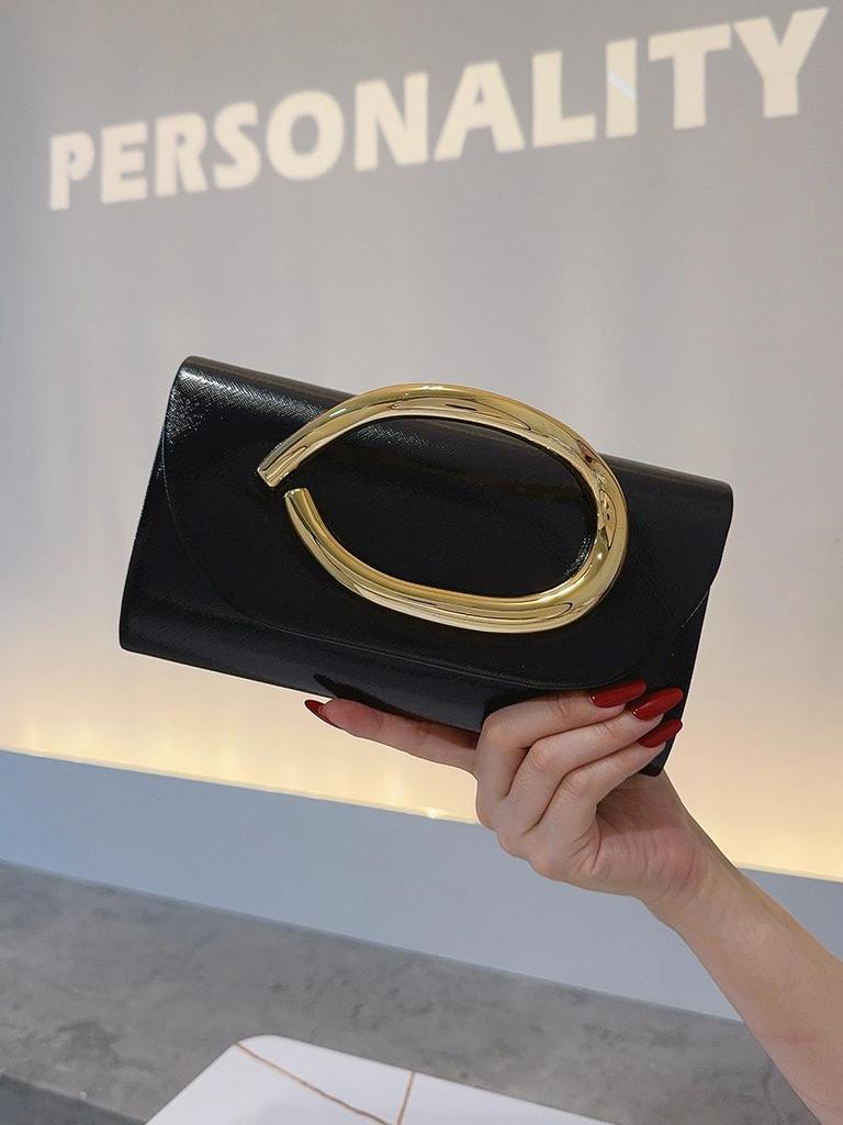 Sophisticated High-End Clutch: Elegant Evening Bag for Stylish Women