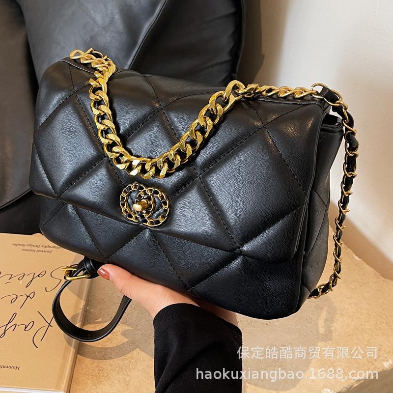 Rhombus big bag 2025 winter new trendy fashion Internet celebrity shoulder messenger bag large capacity women's chain versatile ins