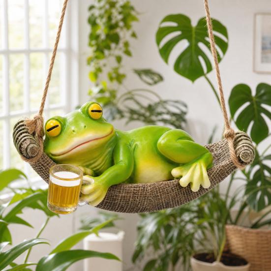Hanging Frog Figurine, Resin Hammock Frog Ornament Holding Beer Mug, Garden Cute Frog Statue for Patio Balcony Decoration