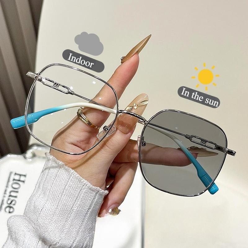 Stylish Oversized Frame Photochromic Lens Reading Eyeglasses Women Anti-UV Sunglasses Blue Light Blocking Prescription Lenses Diopter+2.25