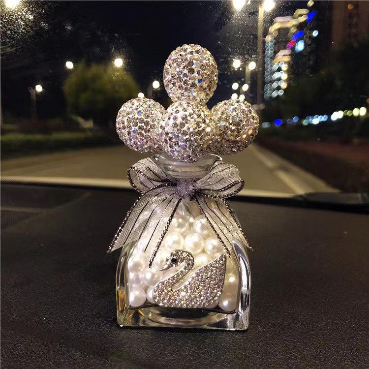 High-End Diamond-Inlaid Car Ornament with Confession Balloon