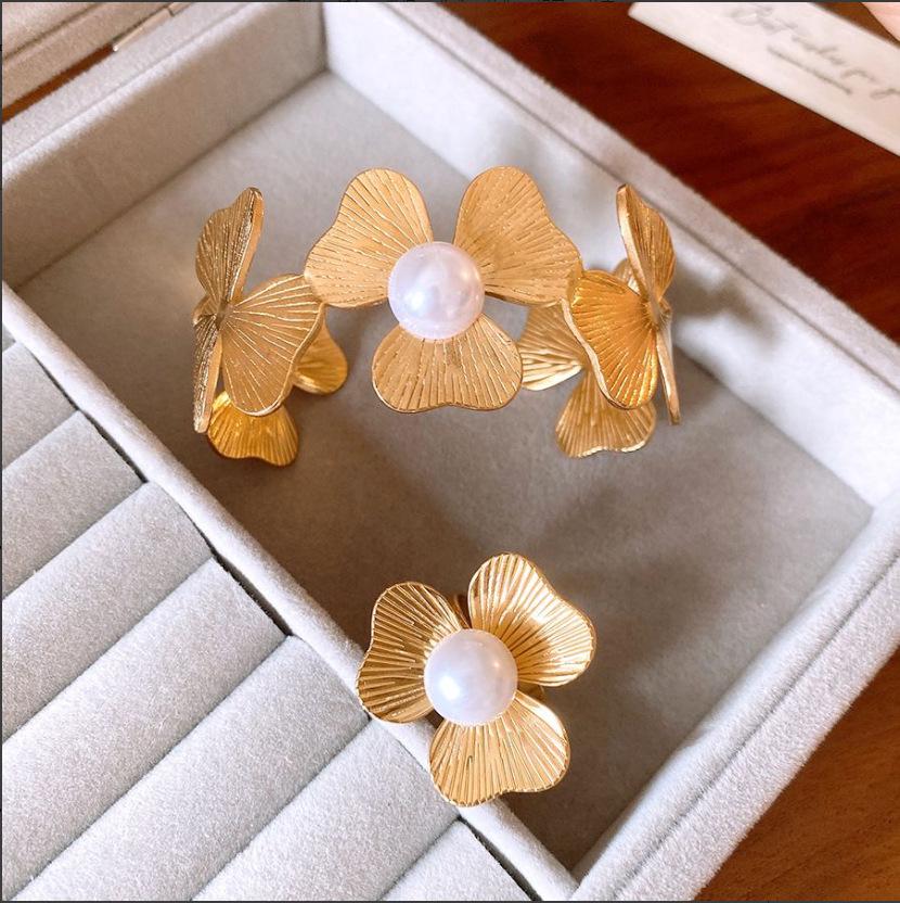 Minimalist Metal Grid Bracelet - European & American Fashion Niche, High-end Style Hand Jewelry