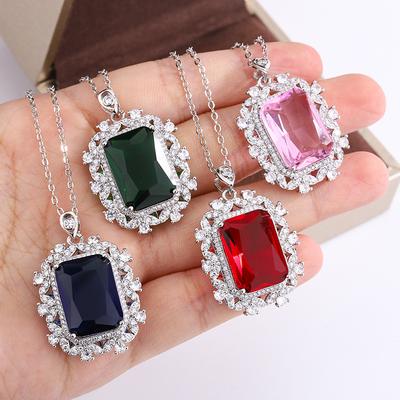 New Decoration Retro Luxury Emerald Green Zircon Pendant Necklace for Women