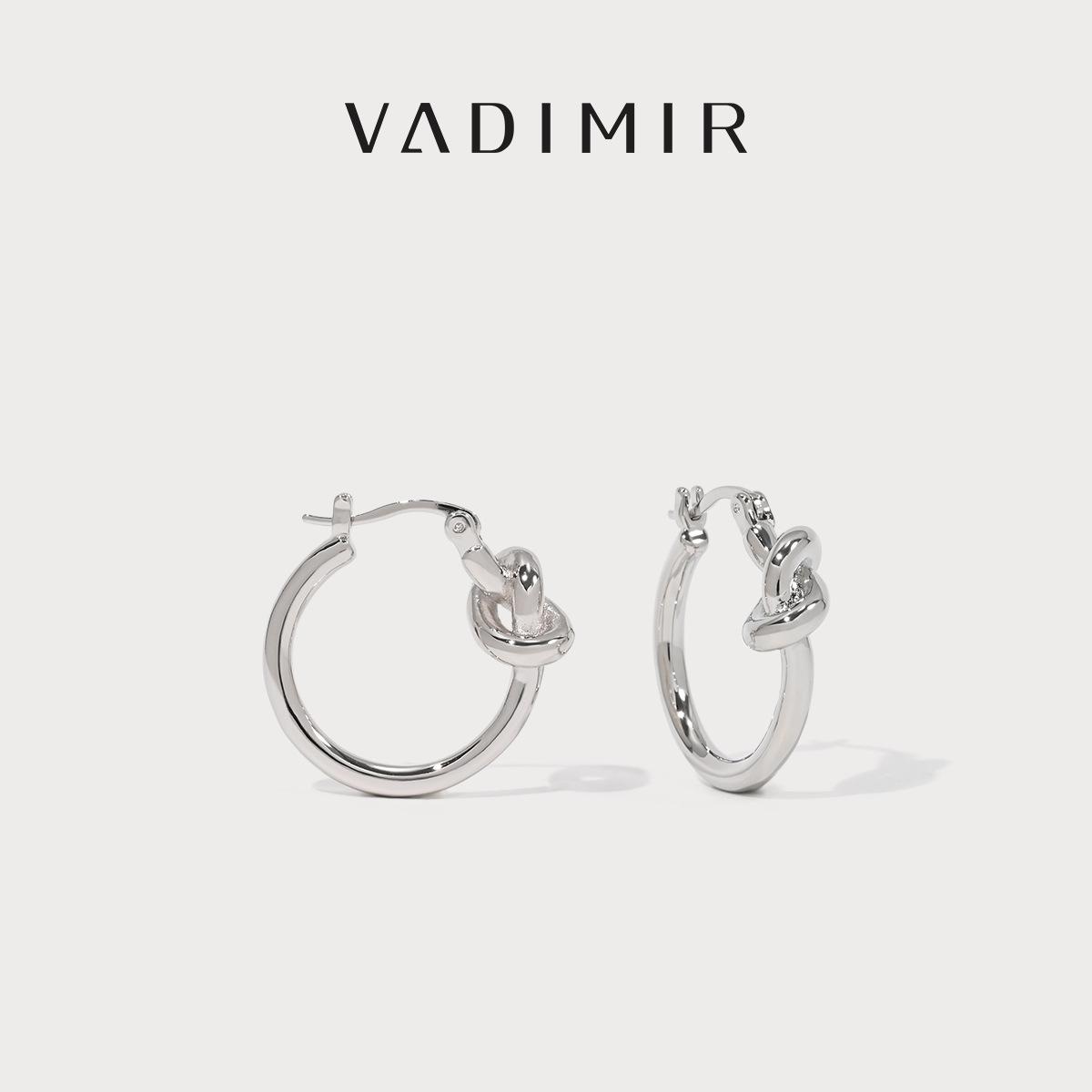 Zhang Zifeng star gold circle knot earrings women s new niche light luxury high-end earrings серебряный