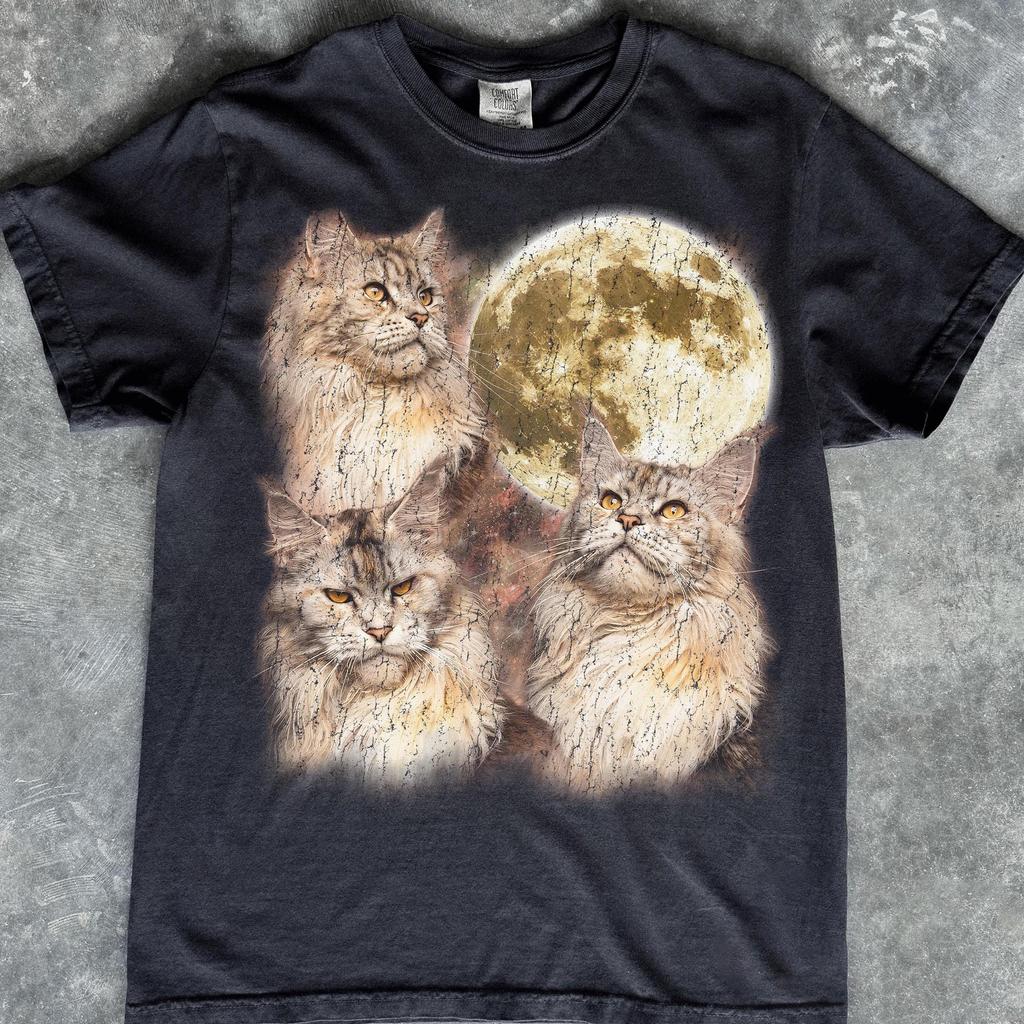 Maine Coon Cat Howling At Moon Shirt, Vintage Distressed Moon Tee, Full Moon Cat Lover T-Shirt, Maine Coon Gift