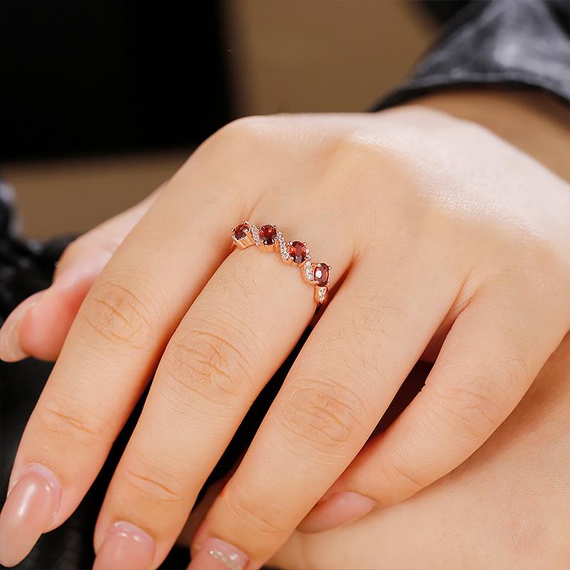 Imitation Natural Garnet Wolfberry Ring Women'S Rose Gold Plated Live Twist Arm Ring