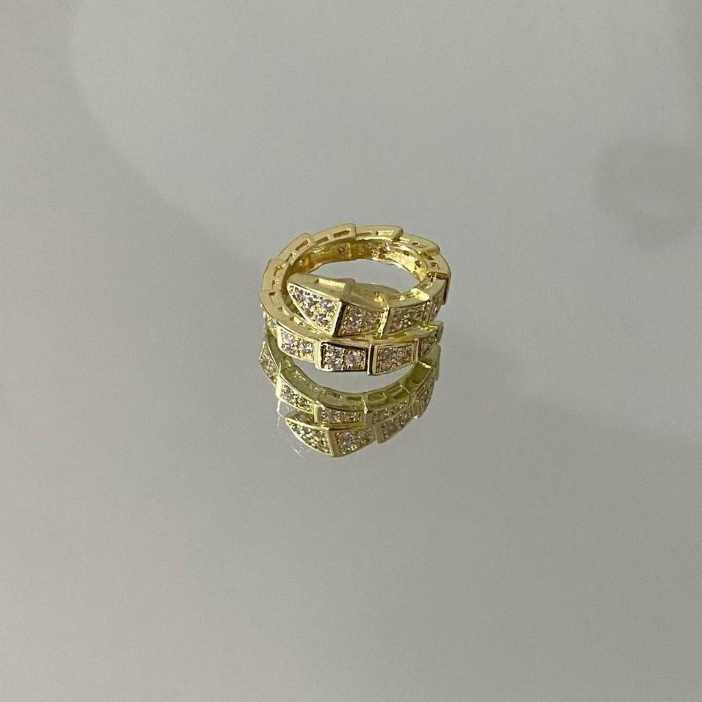 Vielseitiges schlangenförmiges Sternenhimmel-Diamantarmband – High-End-Mode, europäischer und amerikanischer Stil.