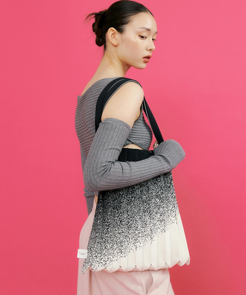 Pleatsmama Shoulder Bag White & Black