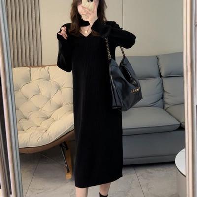 Automne et hiver nouveau design robe tricotée col en V mode femme fine avec manteau à l'intérieur pull robe longue