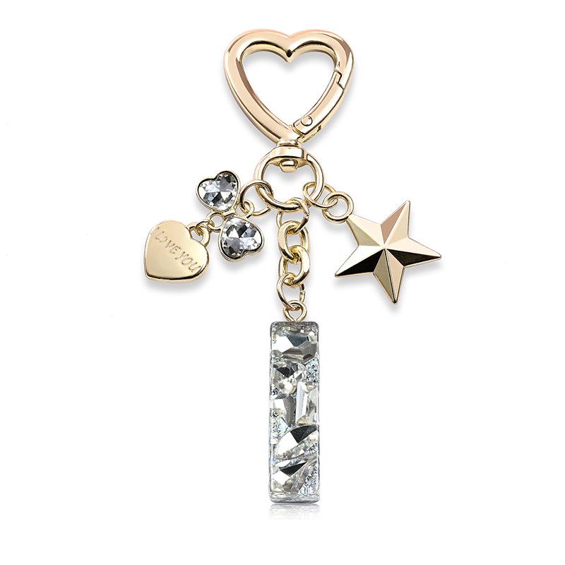 Silberne Diamant-Harz-Buchstaben-Schlüsselanhänger mit Stern-, Herz- & Schmetterlings-Anhängern - Geschenk für Mädchen-Taschen
