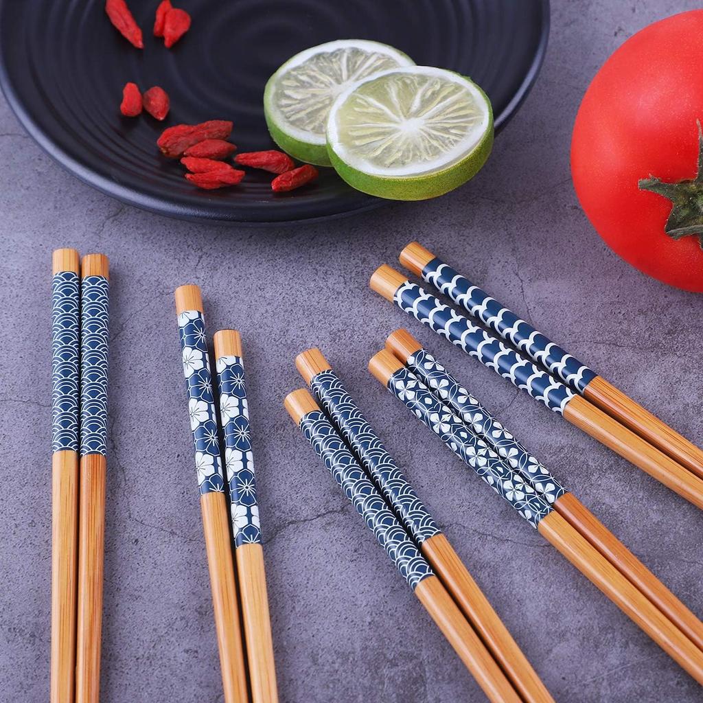 Antner 5 Pairs Natural Bamboo Chopsticks Reble Classic Japanese Style Chop Sticks Gift Sets, Dishwasher Safe, 8.8 Inch/22.5cm