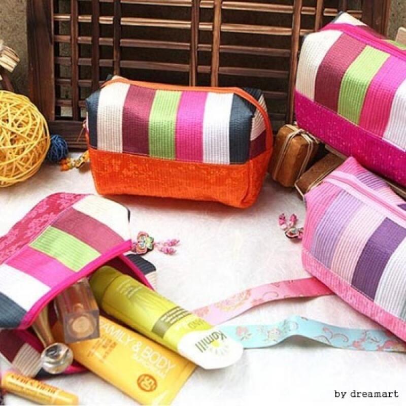 Lunar New Year s Day gift two-tone embroidered cosmetic pouch/traditional Two-tone embroidered pouch, light pink