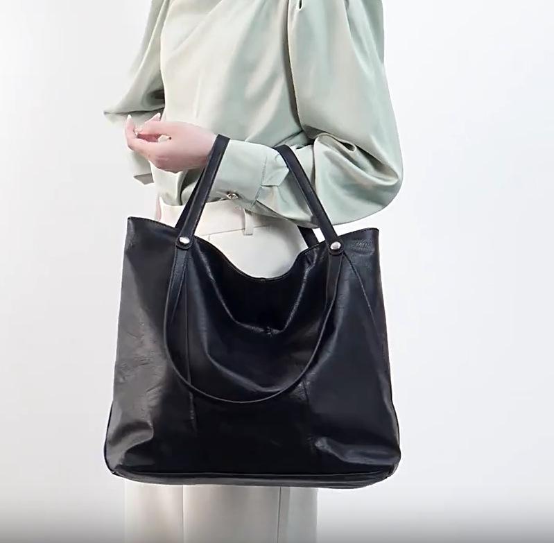 Korean Style Black Fashion Tote - Large Capacity, High-End, Versatile Shoulder & Underarm Bag