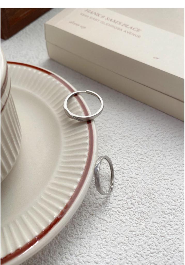 S999 Sterling Silver Frosted Mobius Strip Couple Rings - Luxury Minimalist Wedding Bands