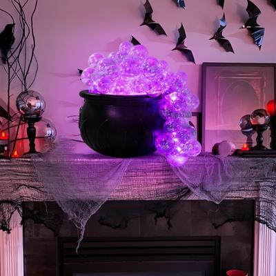 Blubbernder Kessel mit violettem Licht Schwarze Hexen Blubbernder Kessel zur Aufbewahrung von Süßigkeiten Desktop-Dekoration Ornament